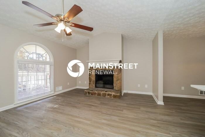 386 Waterway Trl - Photo 4 of 16