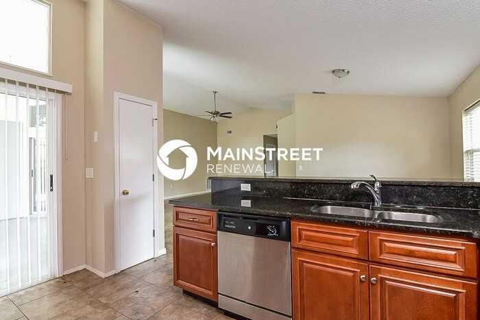 3806 Creek Way Ct - Photo 7 of 15