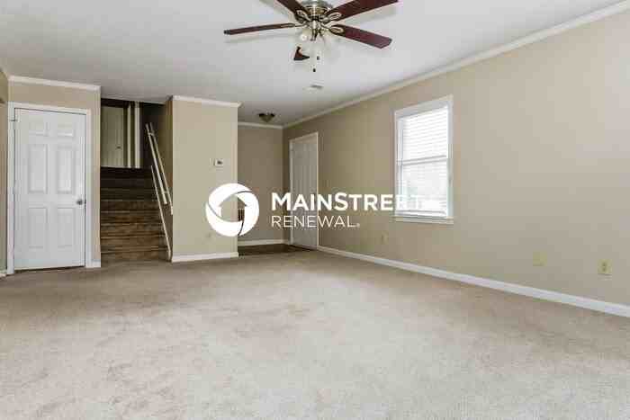 355 Victoria Dr - Photo 3 of 15
