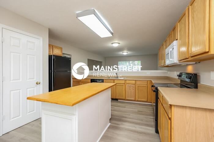 421 Scotts Creek Trl - Photo 4 of 17
