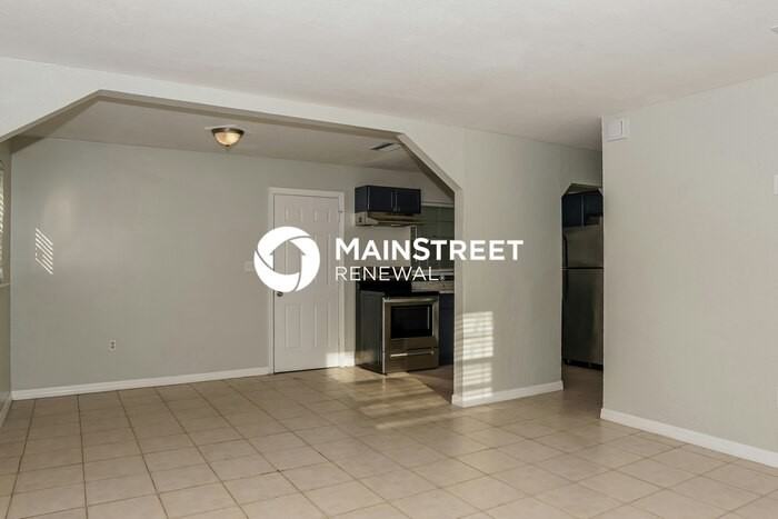 845 Avondale Rd - Photo 3 of 16