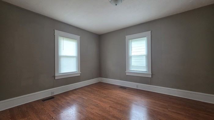 105 Hillcrest Dr - Photo 5 of 7