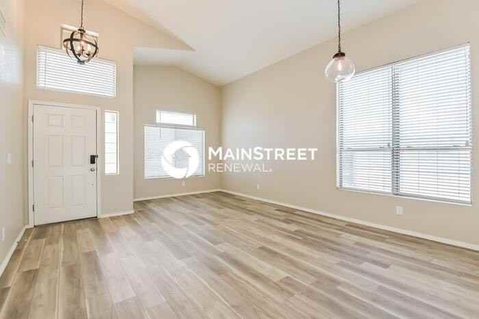 3341 W Brackenbury Ct - Photo 2 of 17