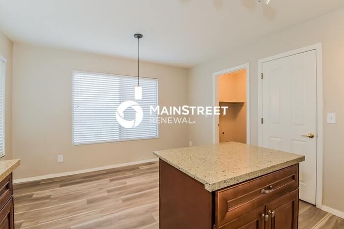 3341 W Brackenbury Ct - Photo 6 of 17