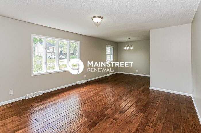 2609 S 16th Ter - Photo 2 of 17