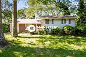 featured image of 537 Roxbury Dr