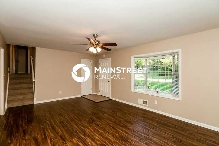 537 Roxbury Dr - Photo 6 of 18