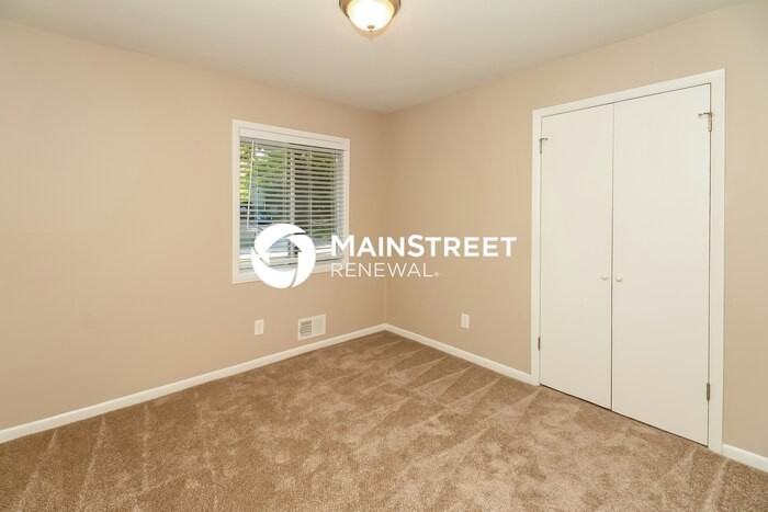 537 Roxbury Dr - Photo 7 of 18