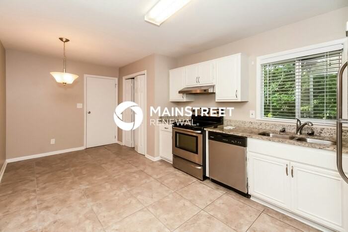537 Roxbury Dr - Photo 6 of 18