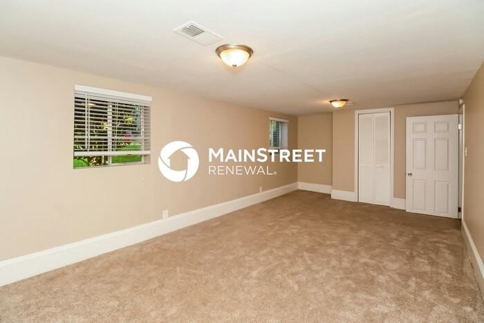 537 Roxbury Dr - Photo 7 of 18