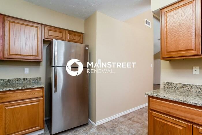 8222 Buckeye Glen Ln - Photo 5 of 15