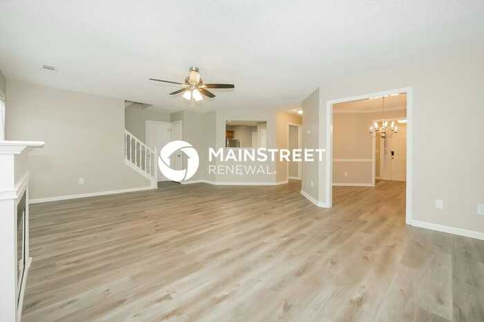 1912 Simmons Ln - Photo 5 of 17