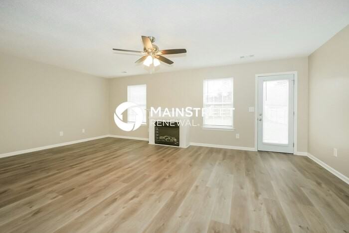 1912 Simmons Ln - Photo 6 of 17