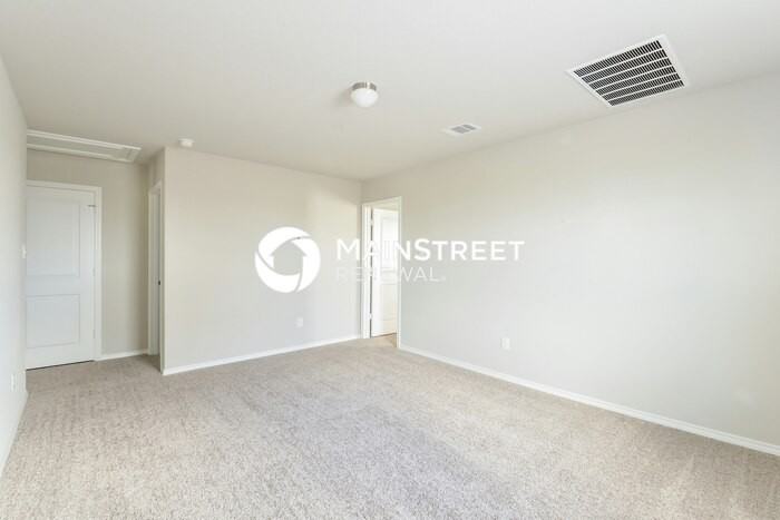 5002 Everett Loop - Photo 7 of 15