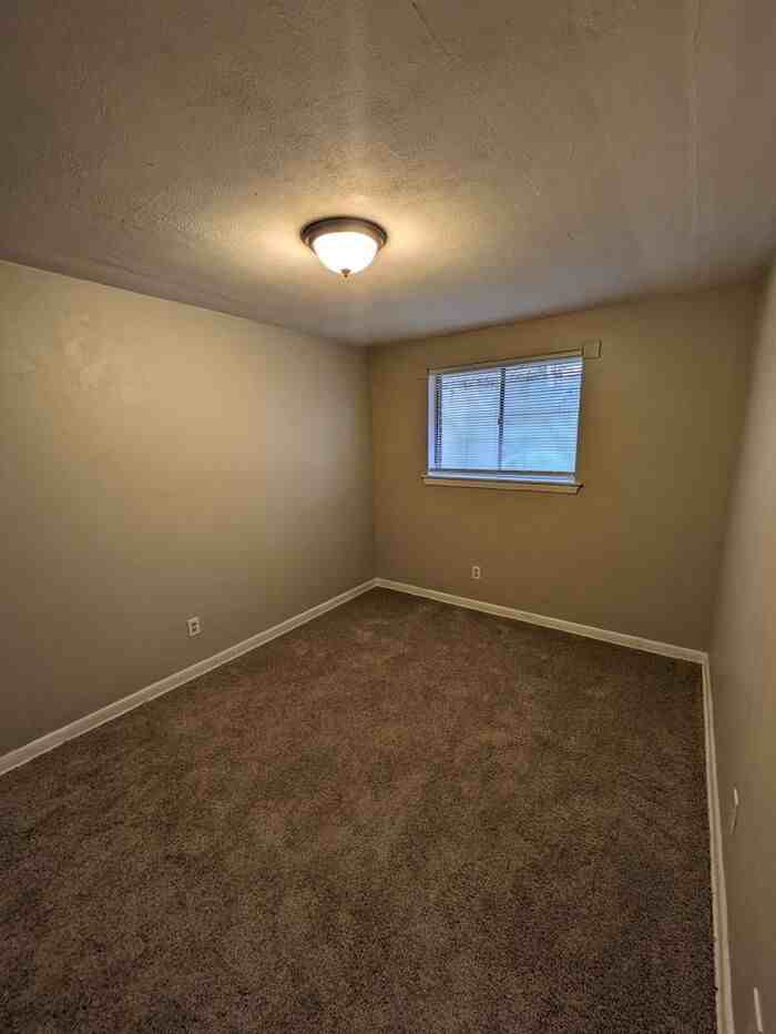 1003 12th Street Dr Sw #4 - Photo 6 of 9