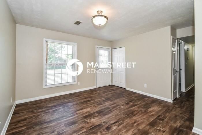 5007 Invicta Dr - Photo 3 of 16