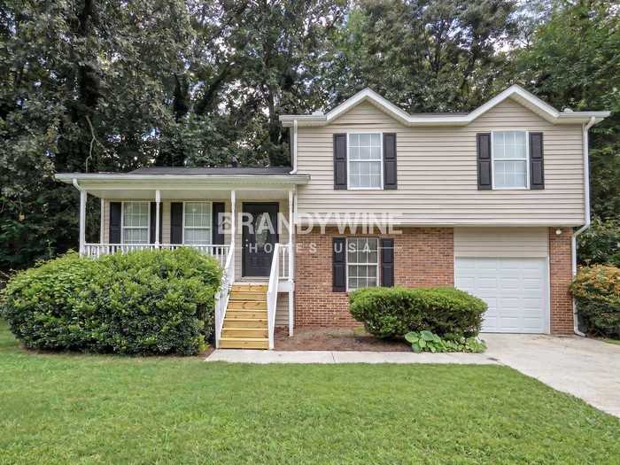 2604 Clifton Run Trce Se - Photo 2 of 23