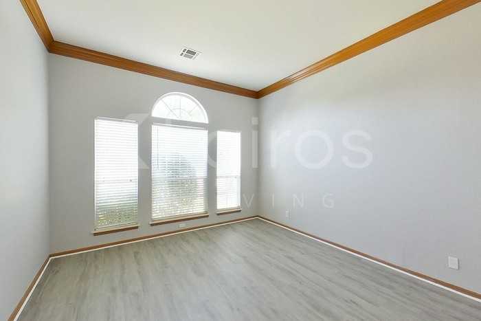 3101 Ne 130th St - Photo 5 of 27