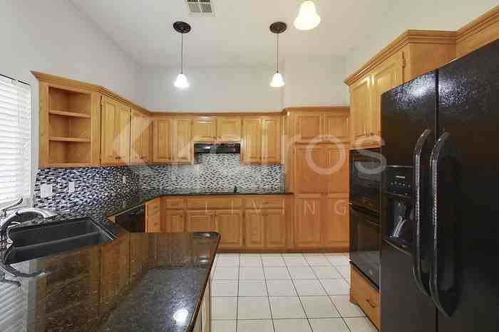 3101 Ne 130th St - Photo 7 of 27