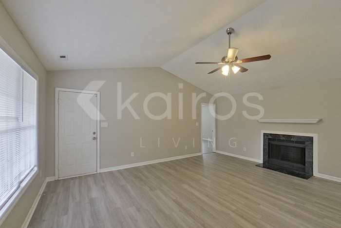 150 Chapel Hill Dr - Photo 5 of 21
