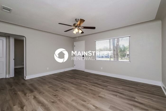 6437 30th Way N - Photo 3 of 16