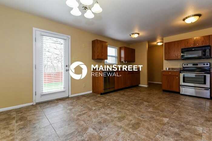 10616 Pavilion Dr - Photo 5 of 16