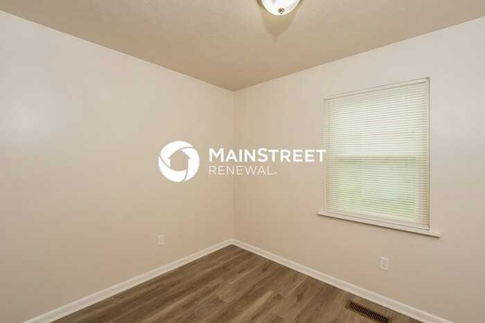 7509 Faye St - Photo 7 of 17