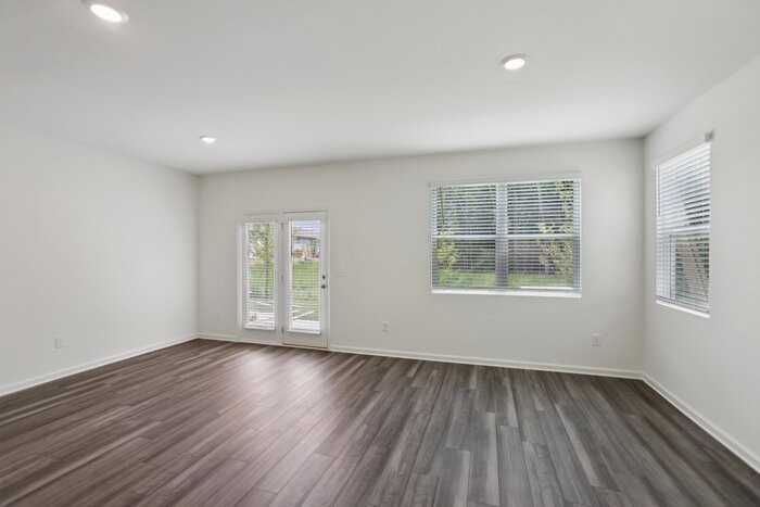 2572 Coventry St Sw - Photo 7 of 21