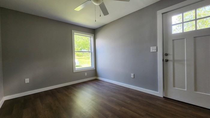 102 S North St - Photo 5 of 11