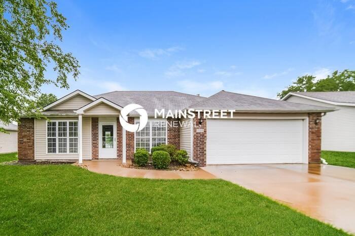 715 Country Ln