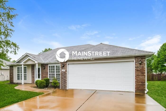715 Country Ln - Photo 3 of 16