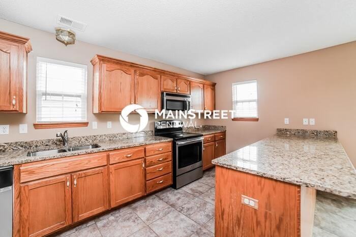 715 Country Ln - Photo 7 of 16
