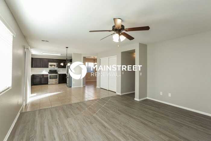 9921 W Hilton Ave - Photo 7 of 17