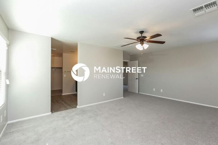 9921 W Hilton Ave - Photo 7 of 17