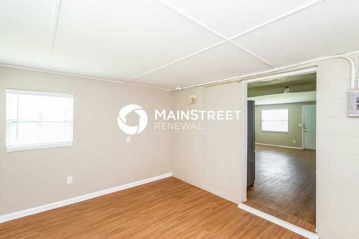 1038 Pheasant Dr - Photo 5 of 16