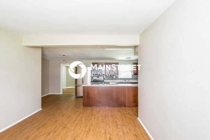 1038 Pheasant Dr - Photo 6 of 16