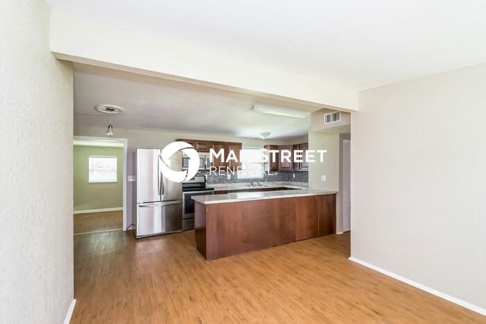 1038 Pheasant Dr - Photo 7 of 16