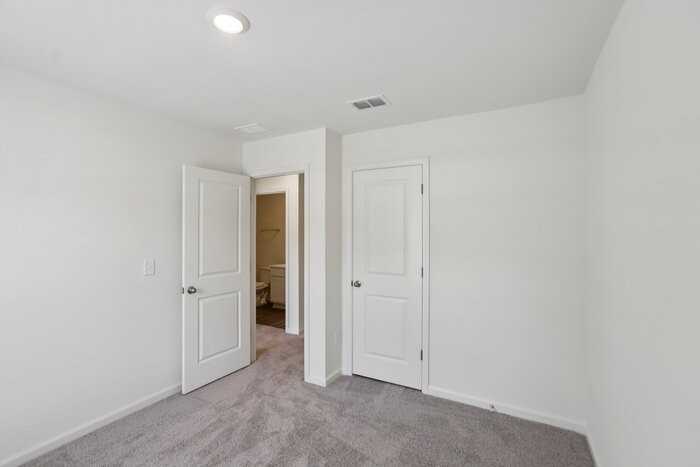 2518 Coventry St Sw - Photo 5 of 21