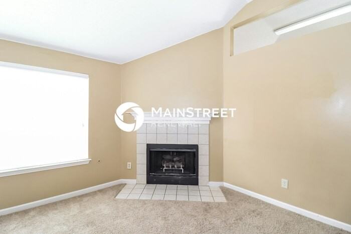 3836 Clarion Dr - Photo 5 of 16
