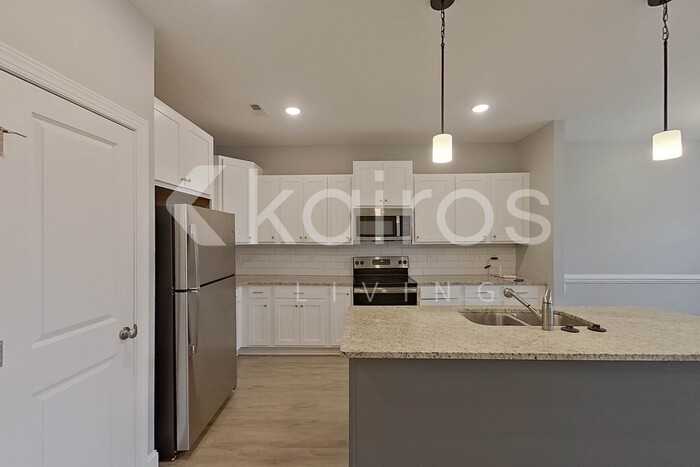 3709 Oak Leaf Way #D - Photo 4 of 24