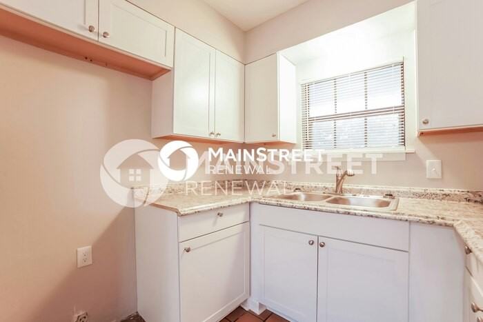 5325 Longwood Cv - Photo 7 of 16