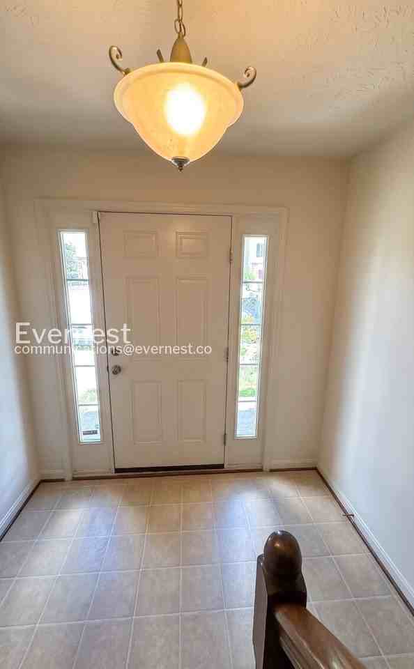 102 Spinnaker Way - Photo 3 of 28