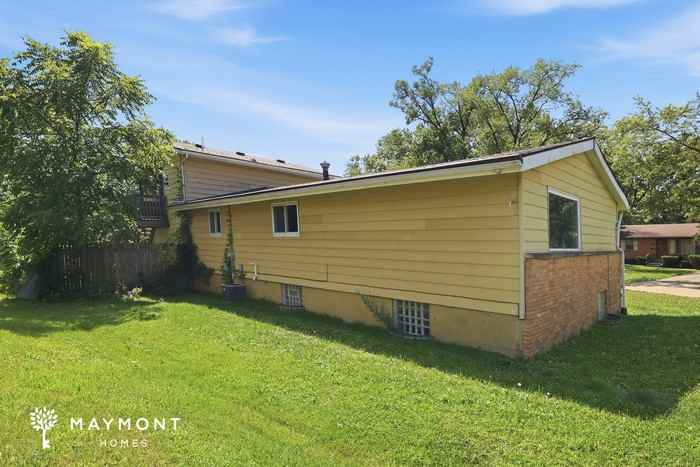 1142 Normdave Dr - Photo 2 of 2