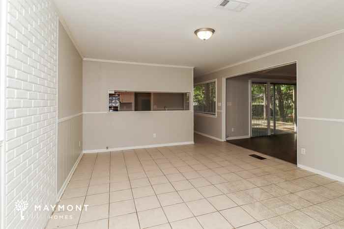 5545 Pine Lane Dr - Photo 5 of 12