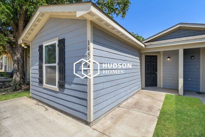 1450 N 18th St #A - Photo 3 of 14