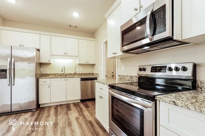 1374 Oak Ln - Photo 6 of 12