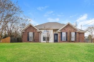 featured image of 213 Hummingbird Dr