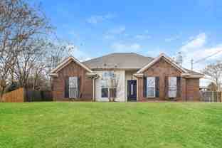 213 Hummingbird Dr - Photo 1 of 1