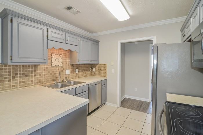 213 Hummingbird Dr - Photo 4 of 11