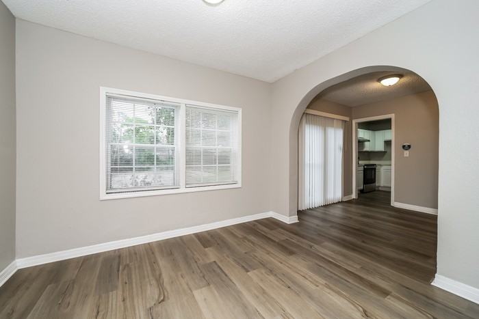 4859 Riverdale Rd - Photo 7 of 17